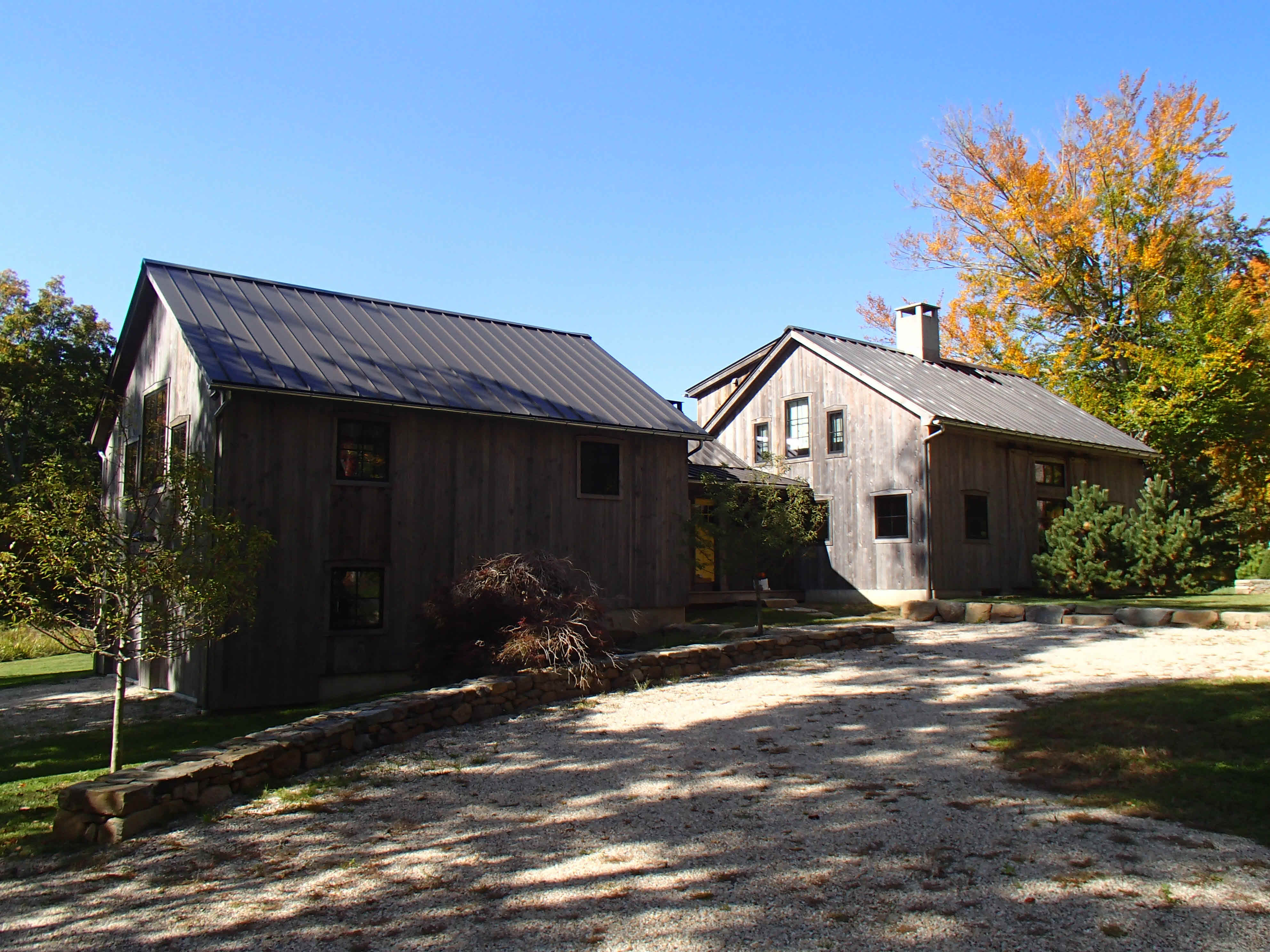 Building photograph for 245 SKYLINE RIDGE RD